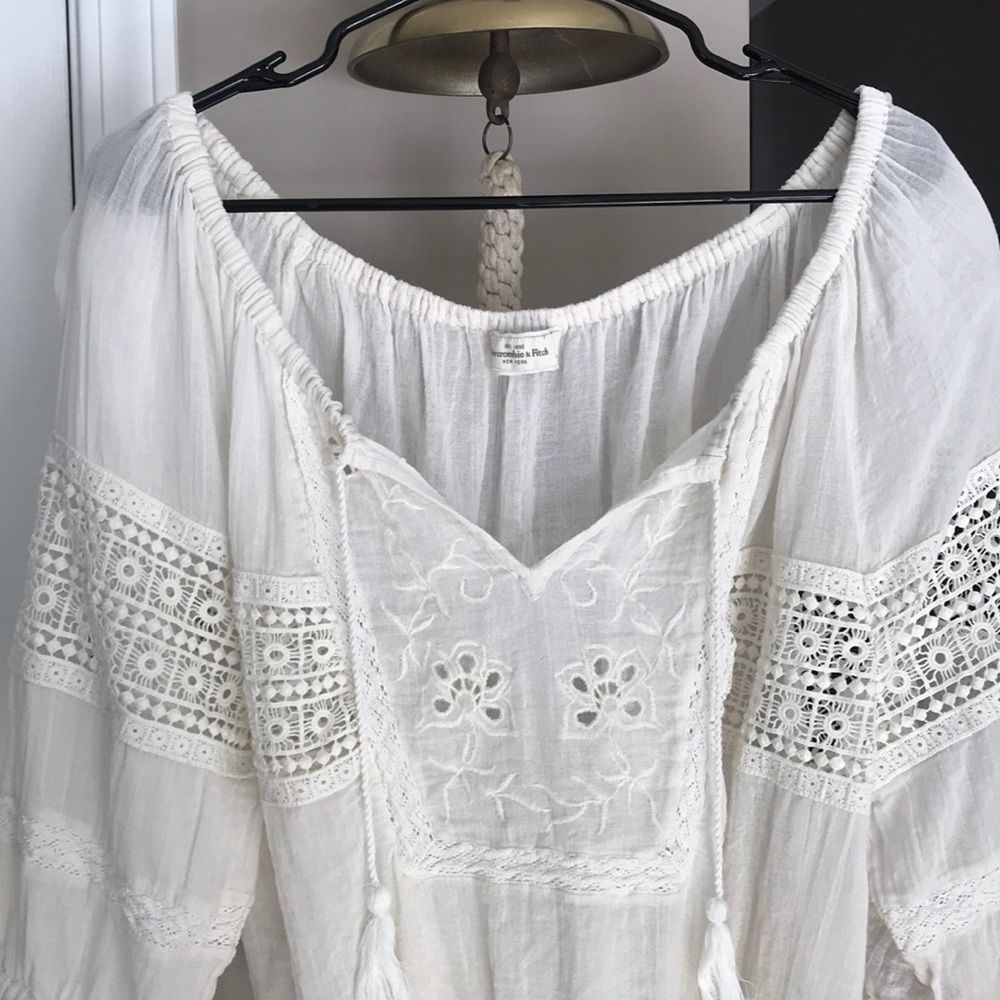 Abercrombie & Fitch lace boho peasant top
